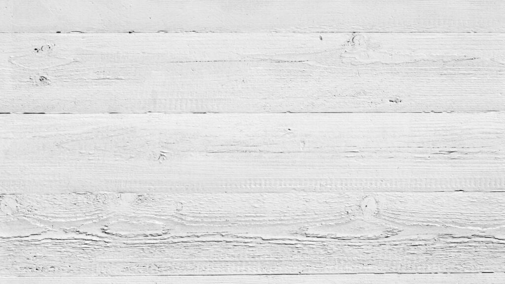 bois peint en blanc